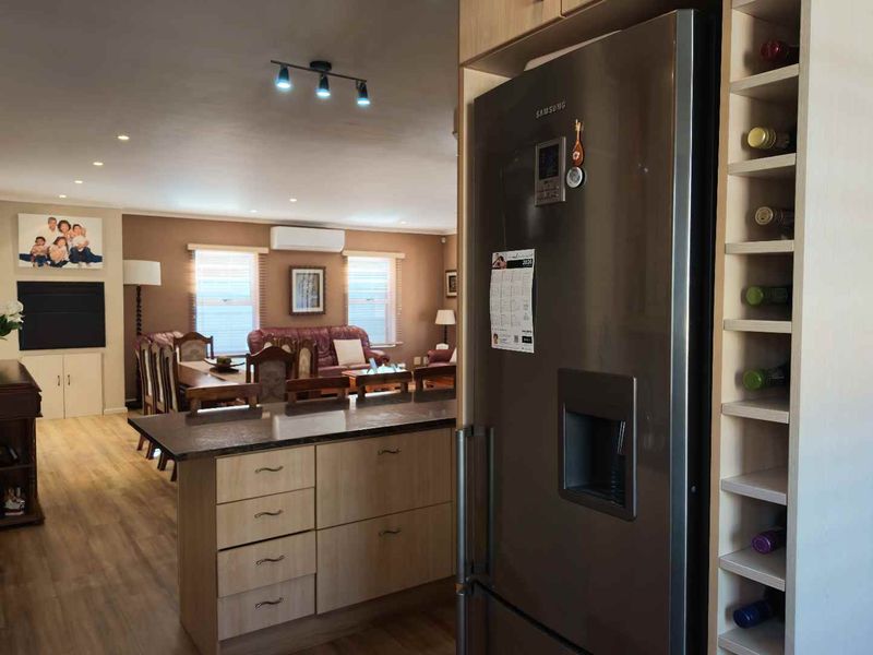 Spacious and Modern Home in a Top Security Estate - Photo 9