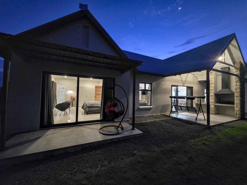 Contemporary Mountain Retreat with Panoramic Views | Clarens Mountain Estate - Photo 7