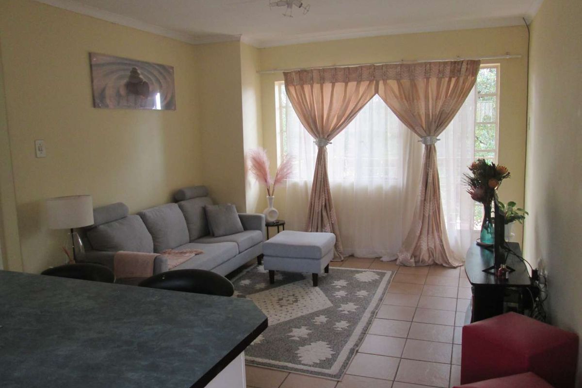 VERY NEAT AND CLEAN BEAUTIFUL ONE BEDROOM TOWN HOUSE FOR SALE IN CENTURION BARGAIN - Photo 5