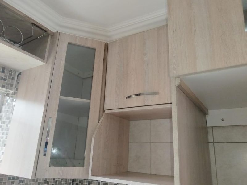 Secure 2-Bedroom Townhouse in Glen Marais – Prime Kempton Park Location - Photo 2