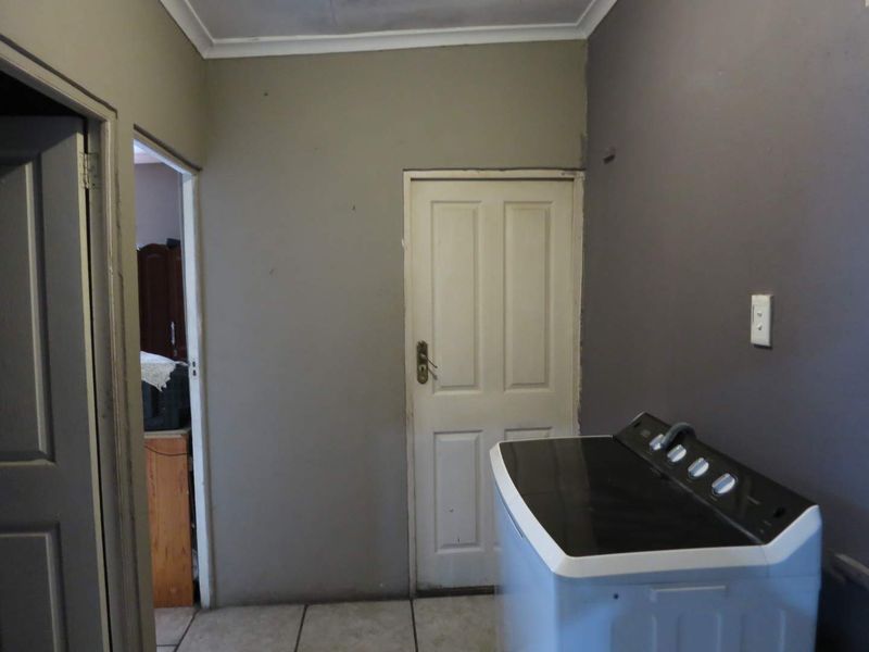 Beautiful 3 Bedroom House - Photo 8