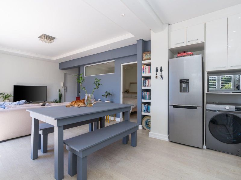 Beautifully Renovated 1-Bedroom with 45m2 Private Garden in Vredehoek - Photo 7