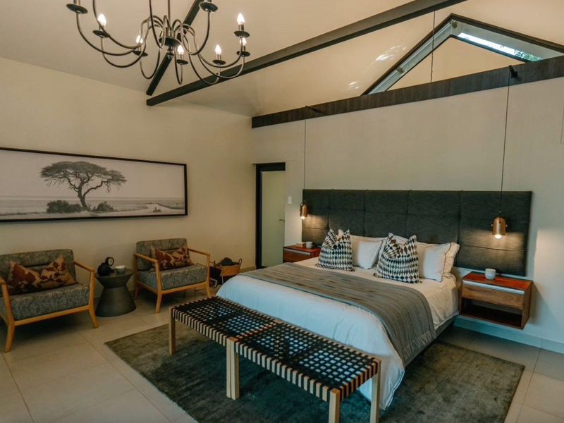 Stunning Lodge next to Etosha National Park - Photo 7