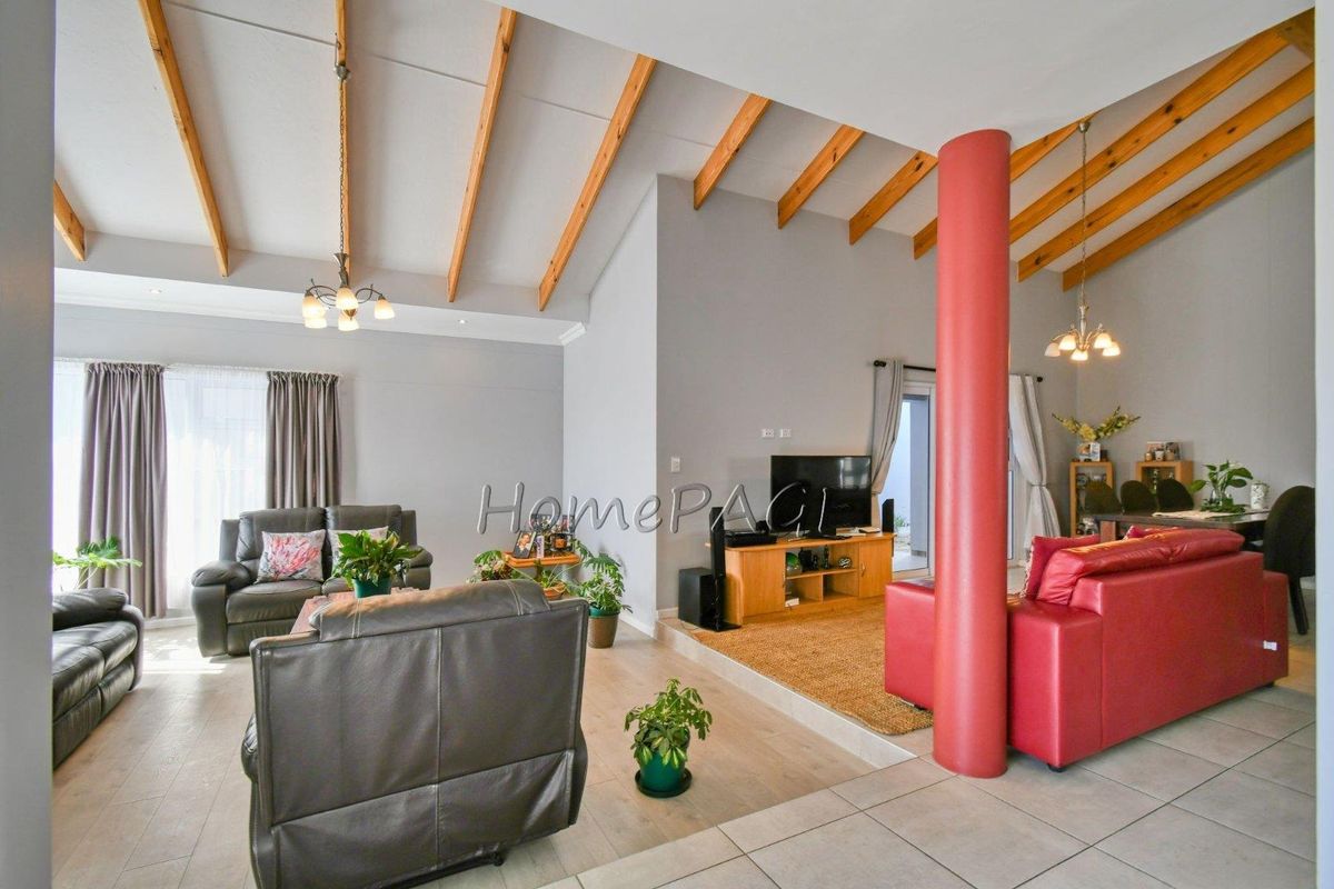 Meersig, Walvis Bay:  VERY ATTRACTIVE HOME is for Sale - Photo 4