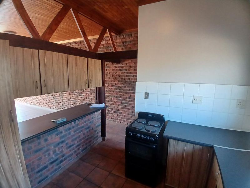 2 Bedroom to rent in Groenkloof - Photo 10