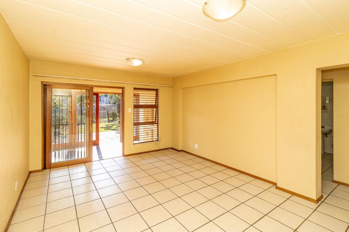 Sunny Garden Townhouse in Secure, Access-Controlled Estate! - Photo 2
