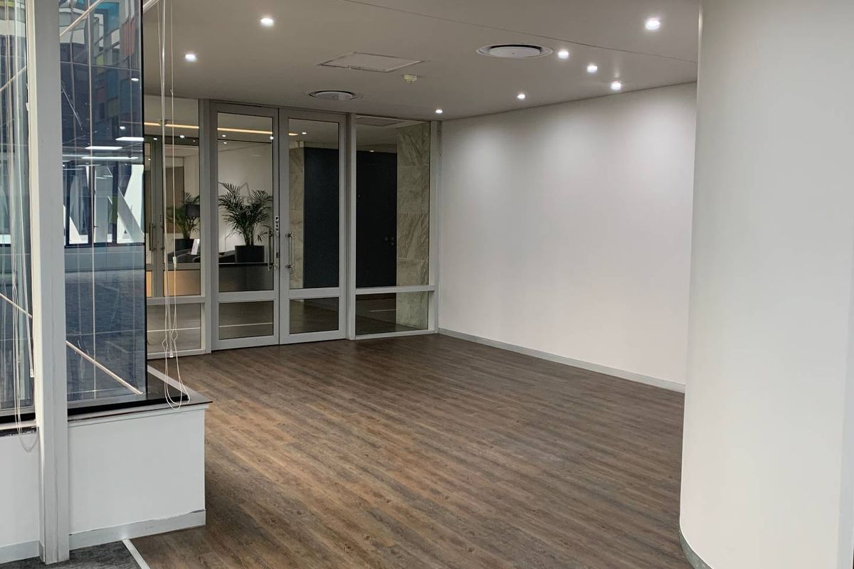 412m2 Refurbished Office Space To Let in Bryanston - Photo 3