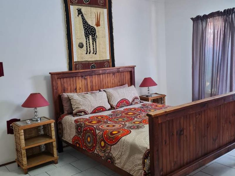 Perfect large family home situated in the heart of St Lucia. - Photo 9