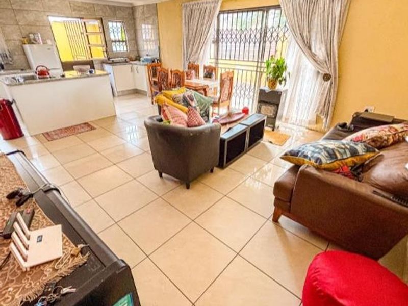 3 Bedroom House for Sale in Ormonde View - Photo 10