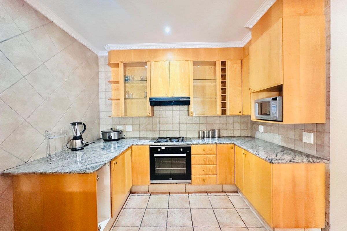 4 Bedroom House to Rent in Dainfern Golf Estate - Photo 4
