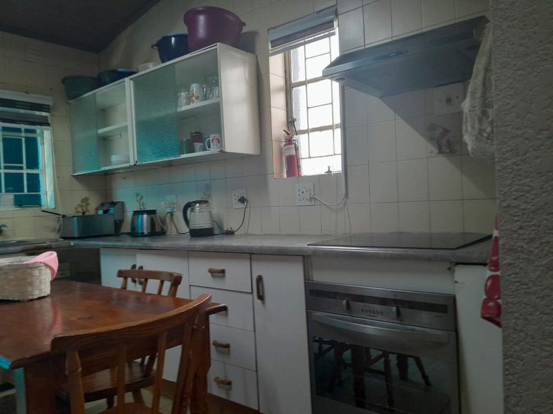 3 Bedroom Home in Regents Park - Photo 5