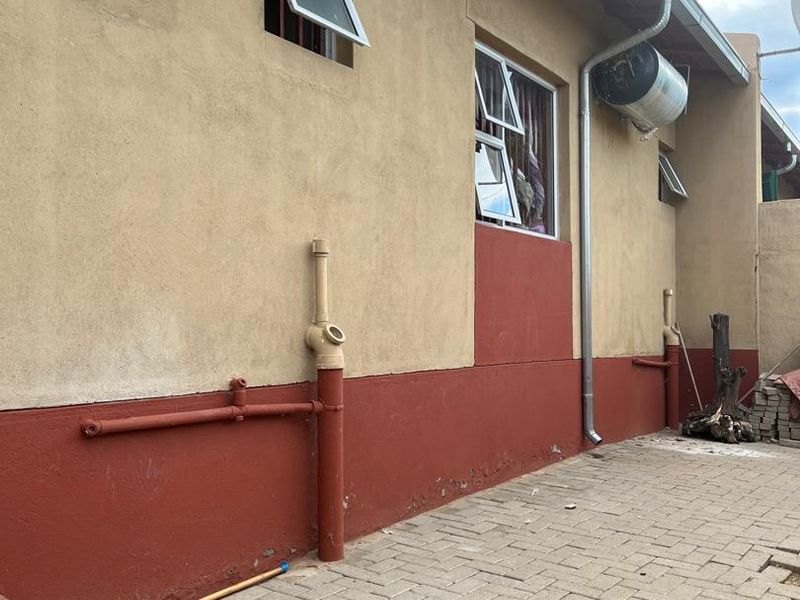 3 Bedrooms Townhouse For Sale Khomasdal - Photo 5