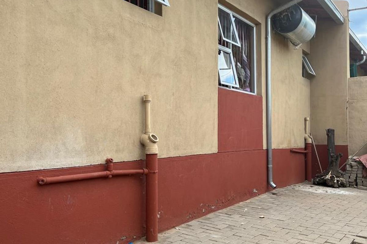 3 Bedrooms Townhouse For Sale Khomasdal - Photo 5