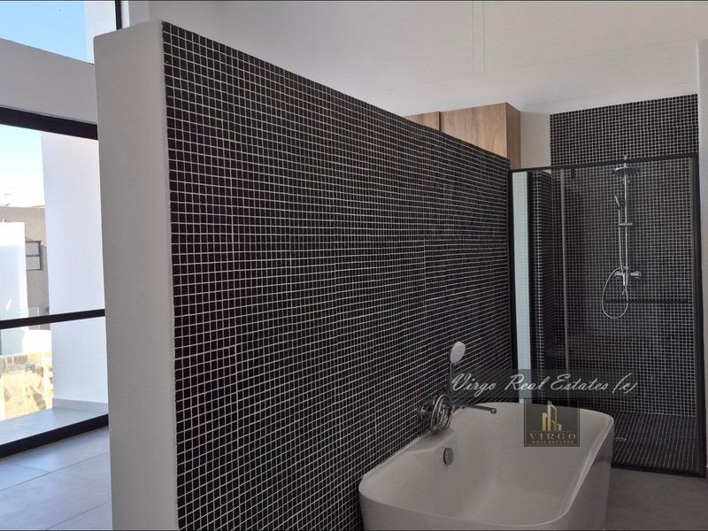 LUXURY TOWNHOUSE TO RENT-  Auasblick, Windhoek - Photo 10