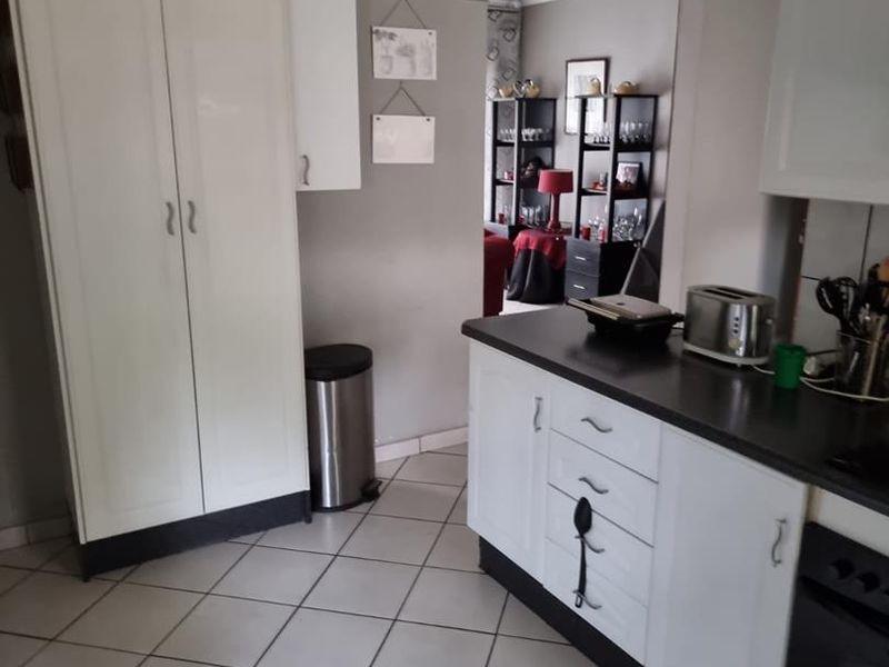 House for Sale in Brackendowns. - Photo 7