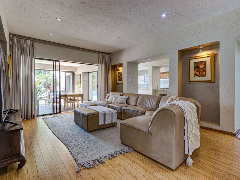 A rare Gem - A masterpiece of Luxury living - Photo 9
