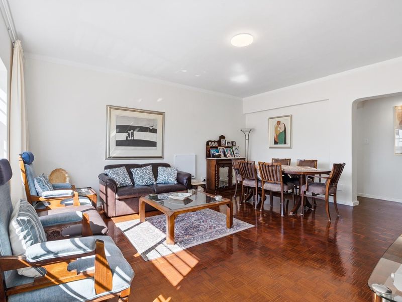 Sea Point Living: Balcony, Garage, and Great Potential - Photo 7