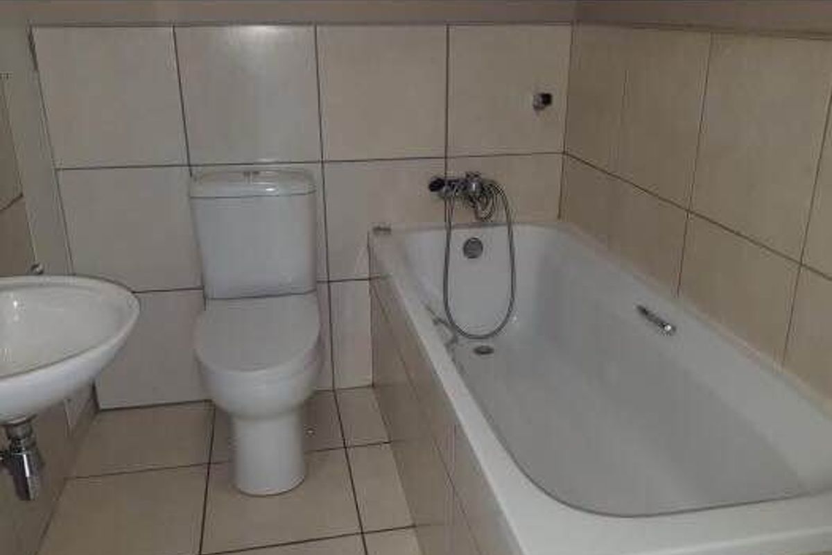 Unlock the door to your future at Hosea Kutako Apartments! For just N$800,000, you can own this charming 62m2 haven. - Photo 5