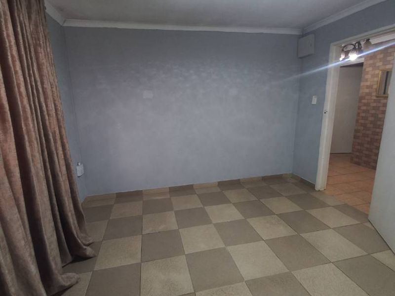 Lovely Starter Home - Photo 7