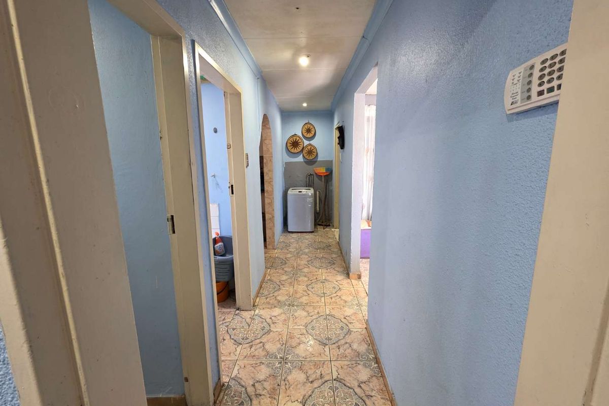 3 Bedroom House For Sale in Tsakane - Photo 4