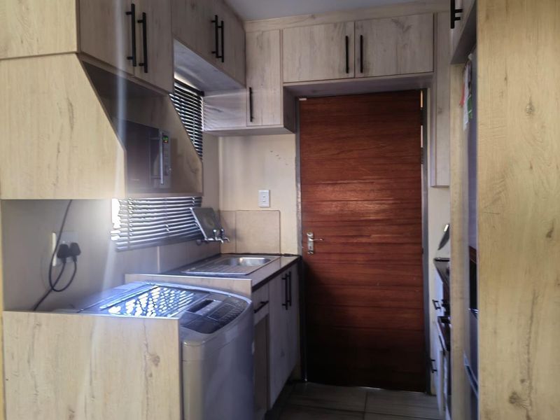 Clayville R 950 000- A Beautiful Family Home , a real gem! - Photo 4