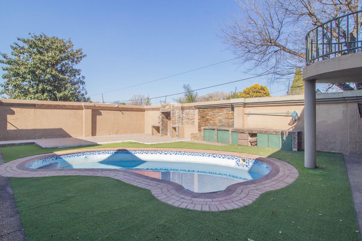 Beautiful  Family home in the boomed area of Mackenzie Park  Benoni - Photo 4