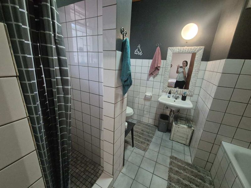 All on one level Klein Windhoek Family home - Photo 10