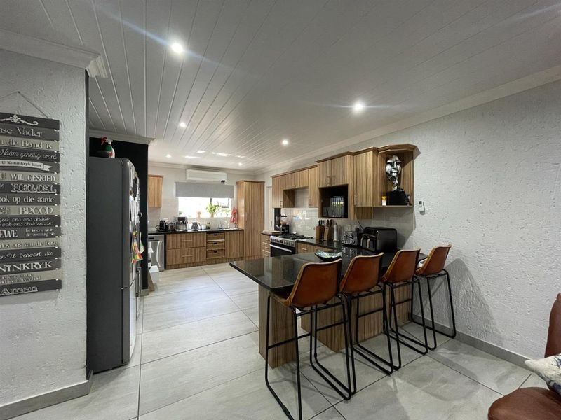 Contemporary 4-Bedroom Home in Monte Christo Eco Estate - Photo 7