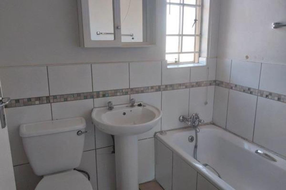 BATHROOM 2
