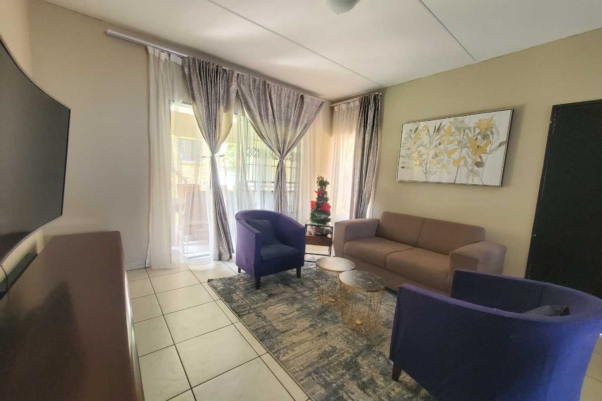 Ground-floor oasis  with a battery back-up in a  prime location - Photo 2