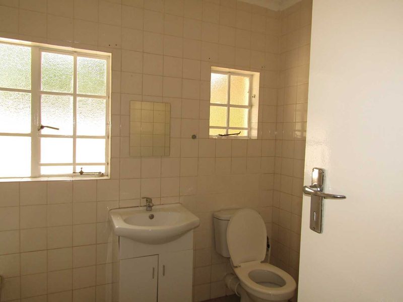 Spacious Life Rights Home in sought-after Retirement Village - Photo 6