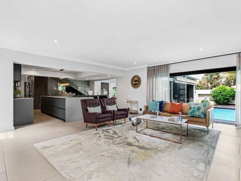 4 Bedroom House for Sale in Dainfern Golf Estate - Photo 2