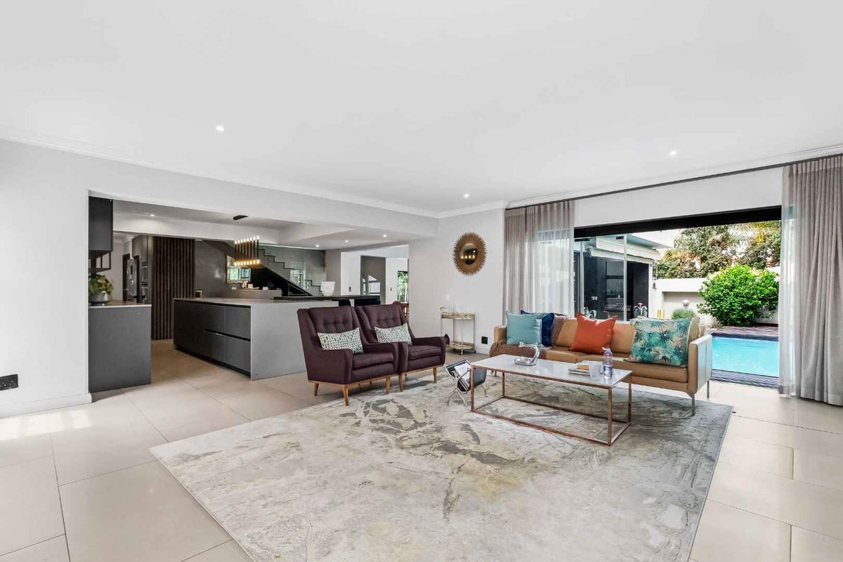 4 Bedroom House for Sale in Dainfern Golf Estate - Photo 2