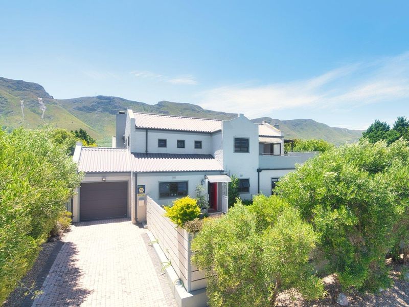 Vermont's hidden gem: 5 bedroom home with breathtaking views - Photo 2