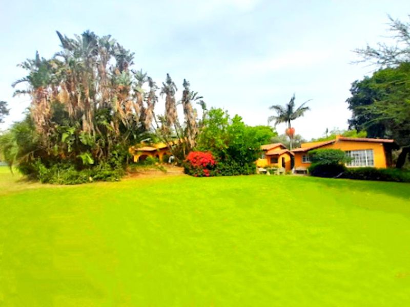 "An ideal residence is characterized by a generous expanse of land" - Photo 2