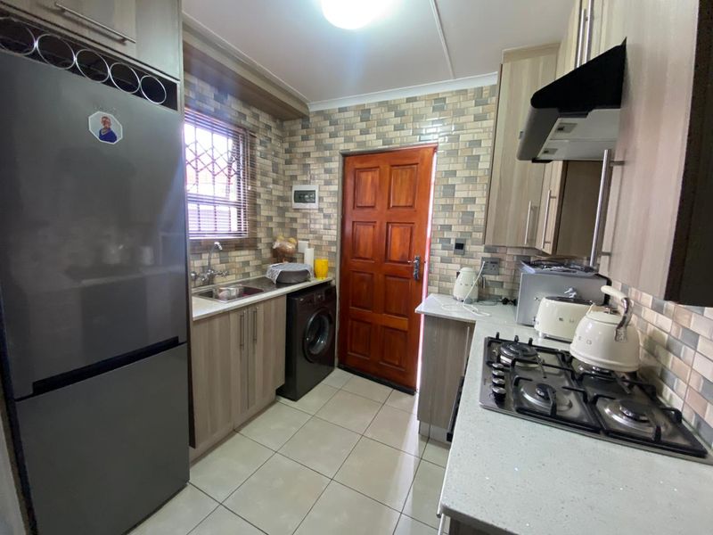 3 Bedroom House for Sale - Photo 5