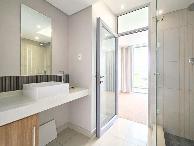 Modern 2-Bedroom Apartment with Stunning Views at Montclare Place - Photo 10