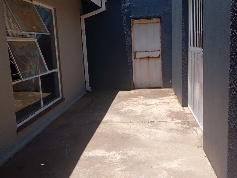 3 Bedroom House For Sale in Vanderbijlpark CW1 - Photo 3