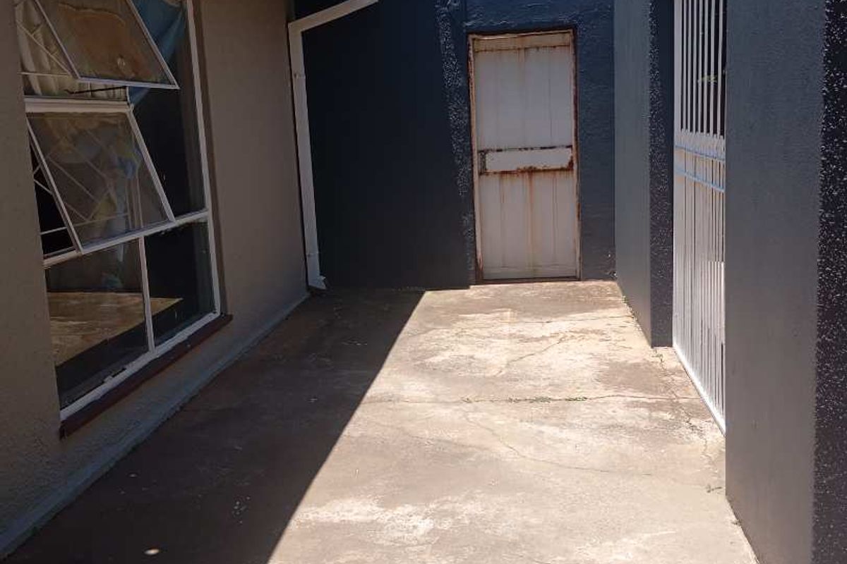 3 Bedroom House For Sale in Vanderbijlpark CW1 - Photo 3