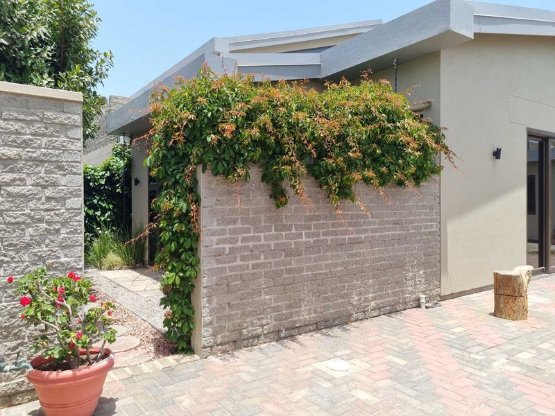 Swakopmund CBD Area - House For Sale - Photo 3