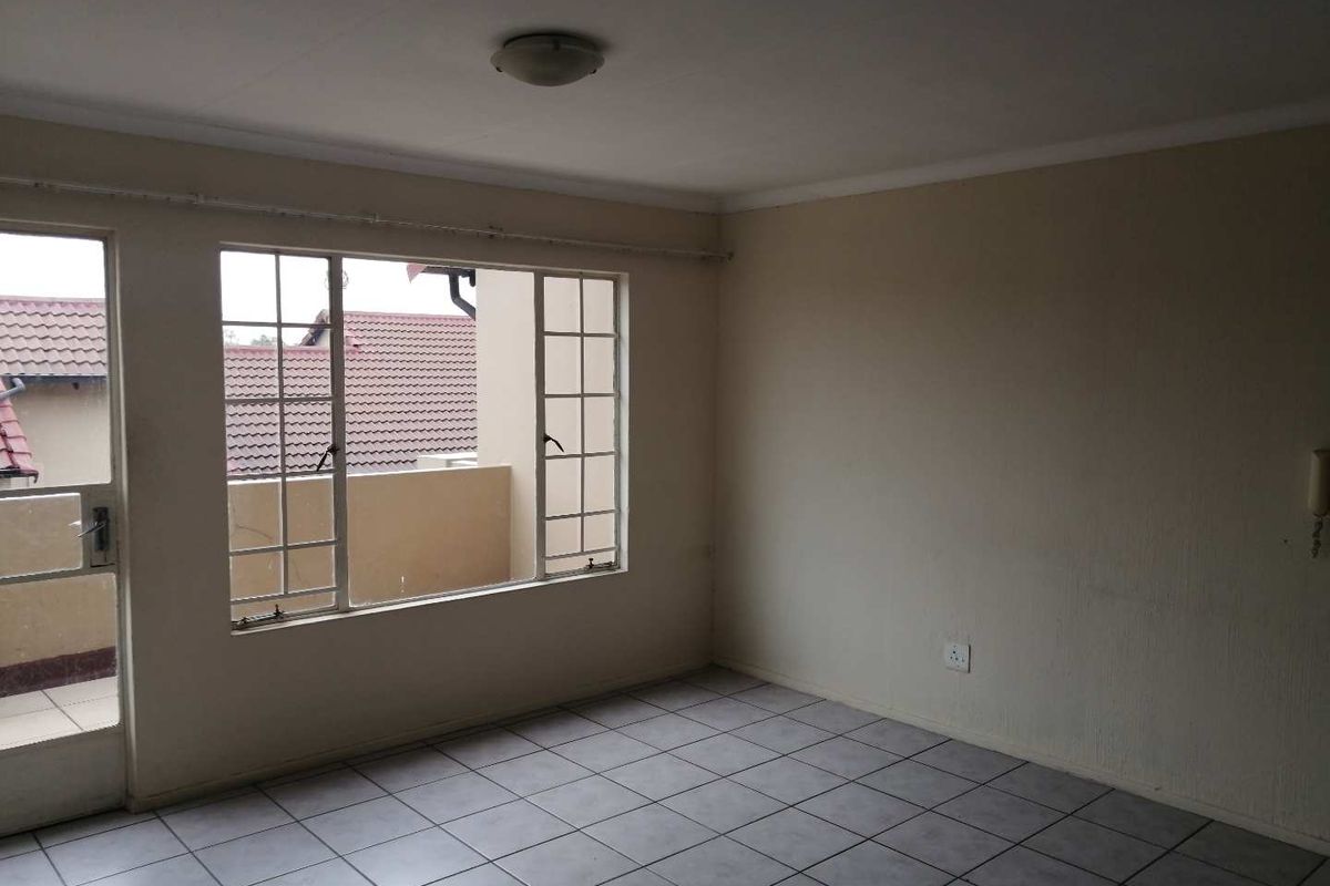 Riverside, 2 Bedroom for sale - Photo 5