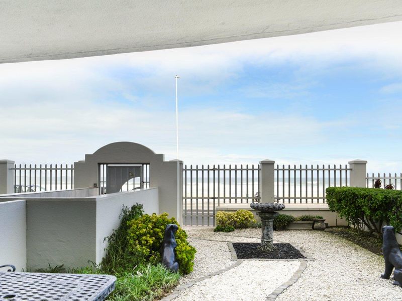Rare garden apartment on Blouberg beachfront – unbeatable position. - Photo 3