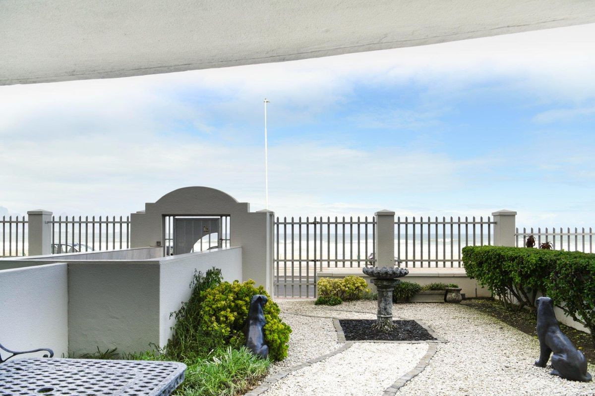 Rare garden apartment on Blouberg beachfront – unbeatable position. - Photo 3