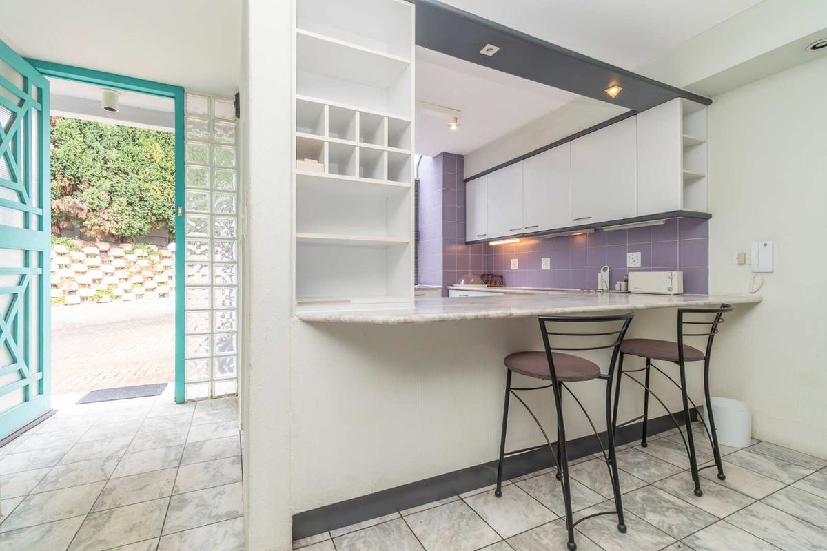 Duplex Townhouses to Let in Saints Manor, Lyme Park - Photo 4