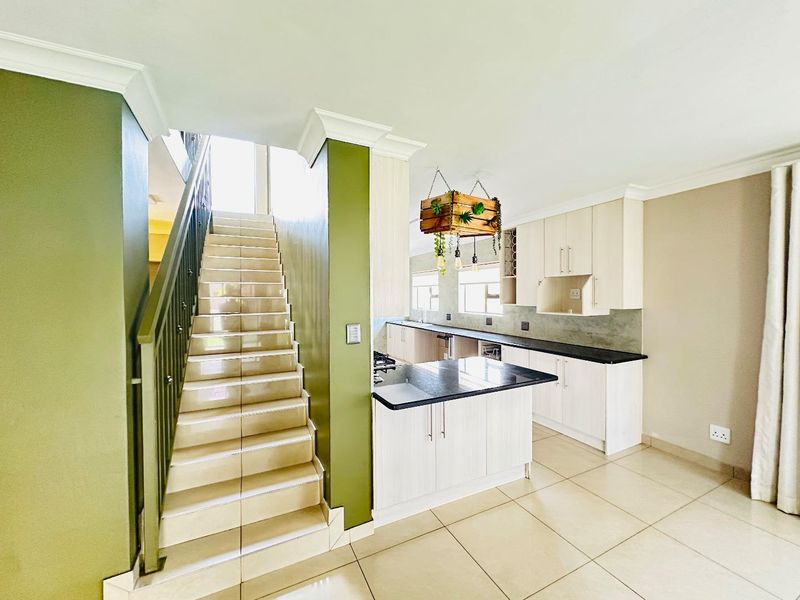 Modern 4-Bedroom Family Home in Secure Montana Estate – For sale - Photo 5