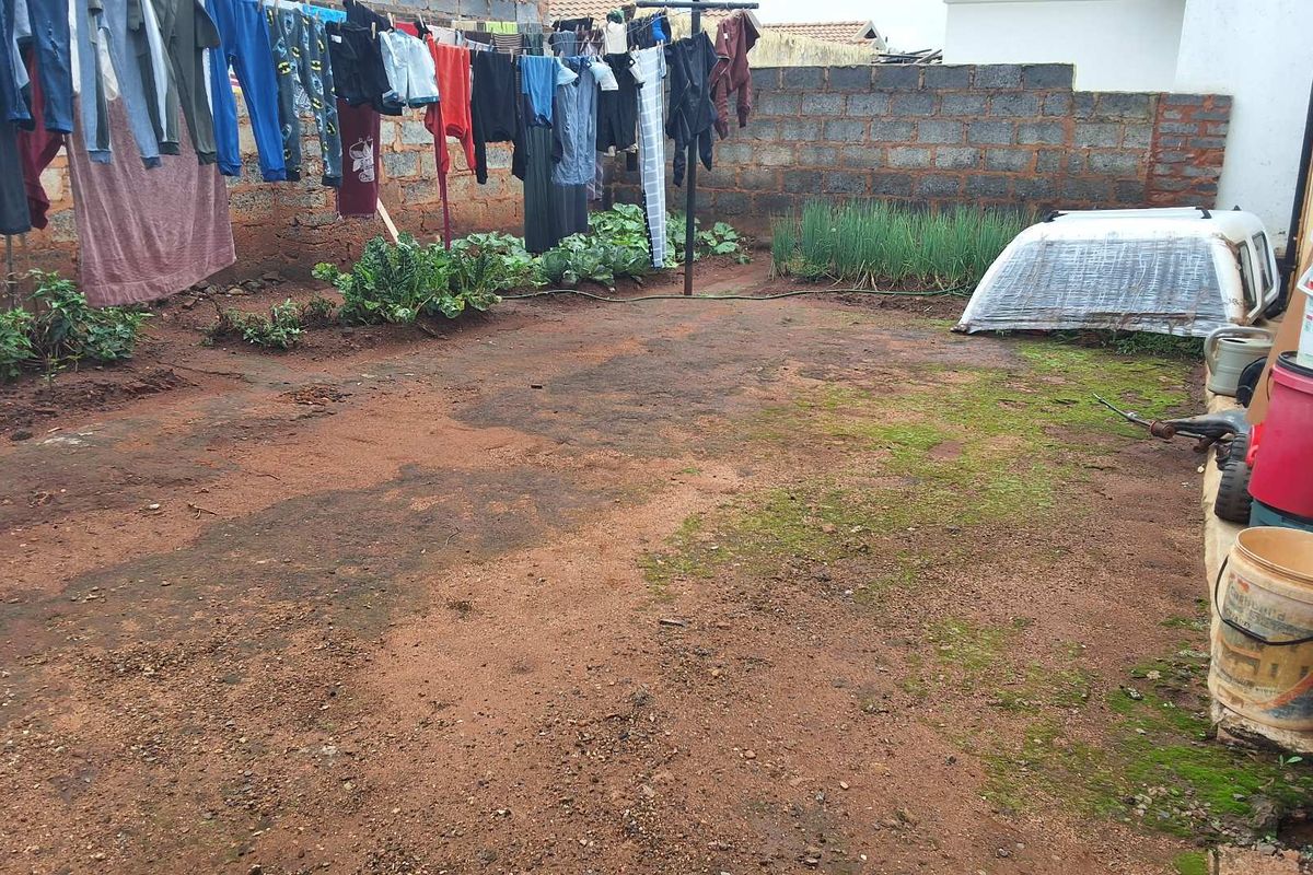 2 Bedroom House For Sale - Photo 5