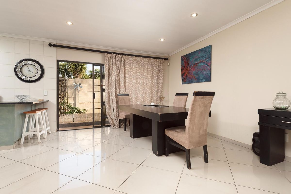 Modern Cluster in Raceview - Photo 5