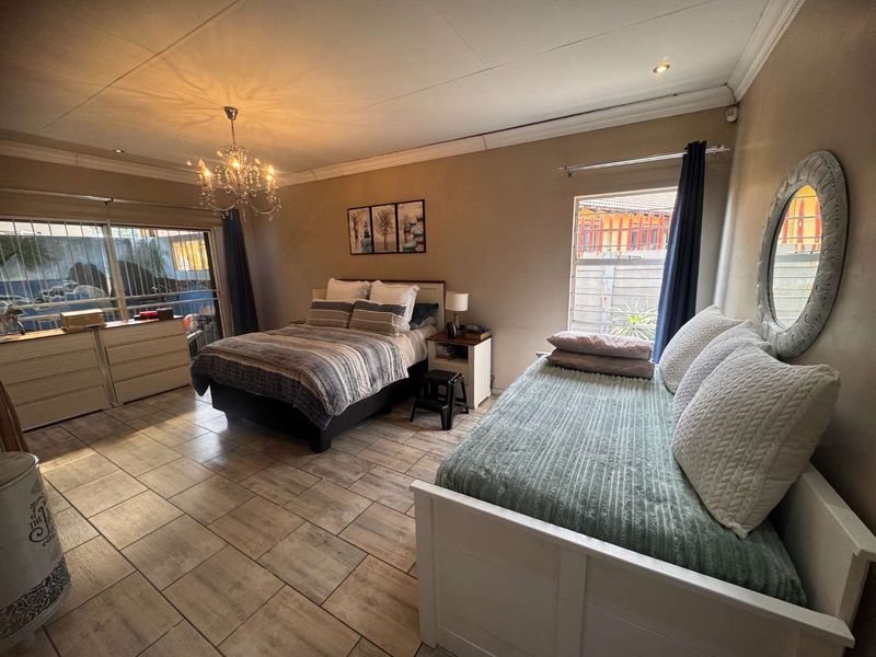 Move In Ready Family Home - Photo 7