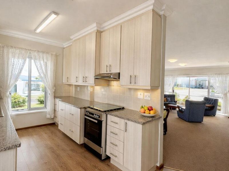 2 Bedroom, 2 Bathroom House for Sale in Fynbos Heights Retirement Village - Photo 4