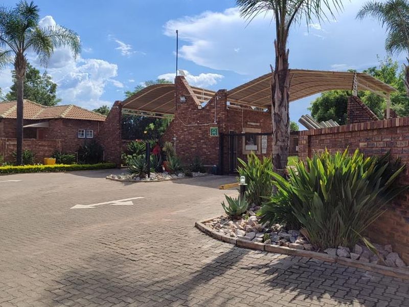 Modern 2-Bedroom Simplex for Sale in Andeon, Pretoria West – R850,000 - Photo 4